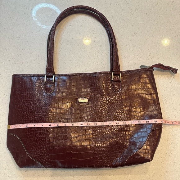 Gloria Vanderbilt Red/Burgandy Croc Patterned Shoulder Bag/Tote - Picture 9 of 13